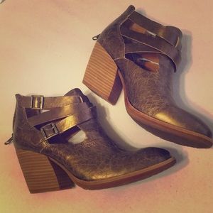 Kork-ease metallic cutout booties
